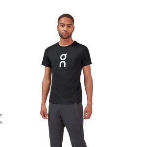 On Men's Graphic T-Shirt Size M